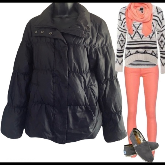 Gap Women’s Black Down Puffer Light Rain Jacket Size S - Picture 11 of 12